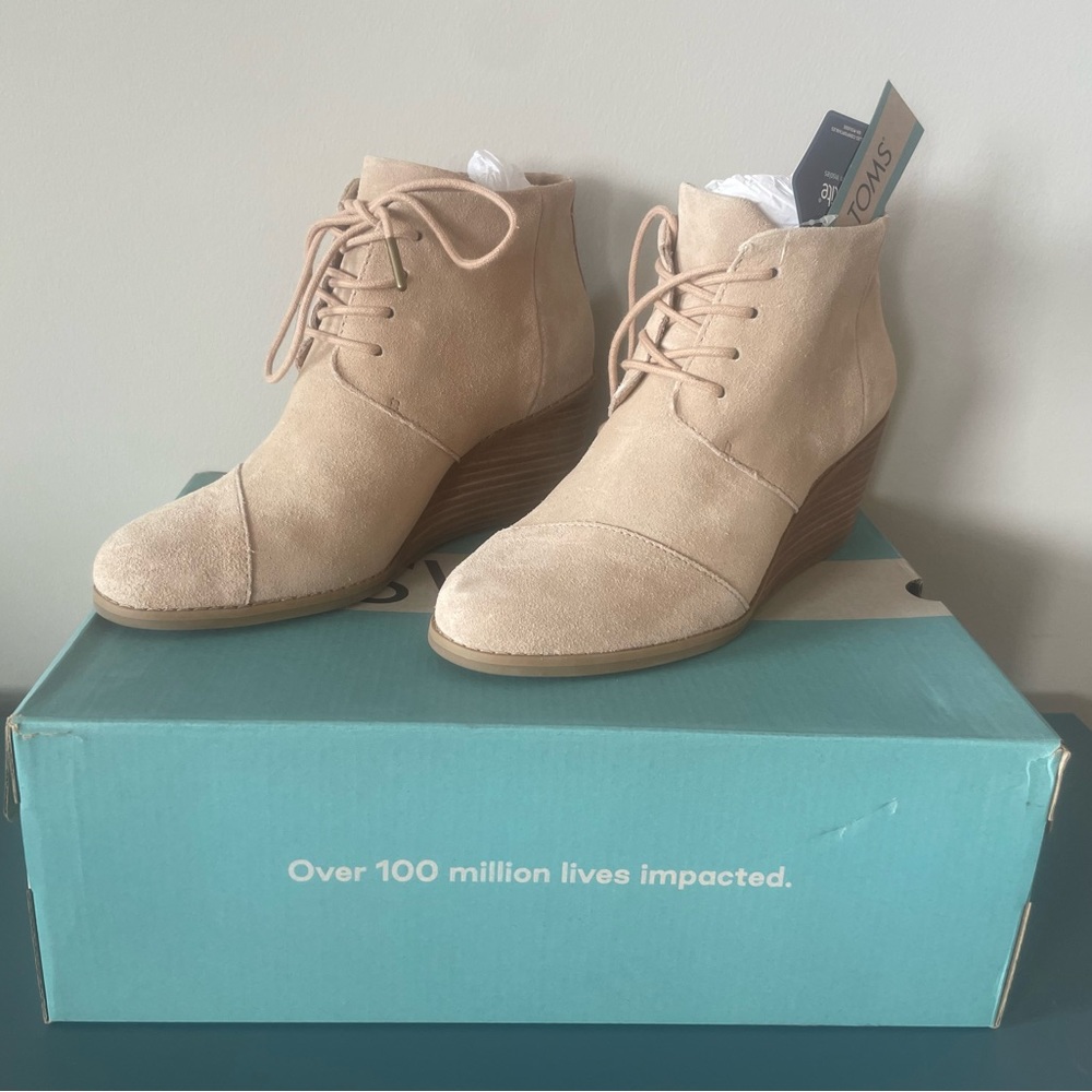 Toms Lace up Suede Wedges
